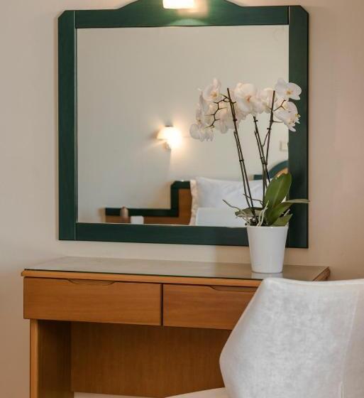 סוויטת ג'וניור נוף לים, Griffon Kymi Hotel Previously Known As Valledi Village