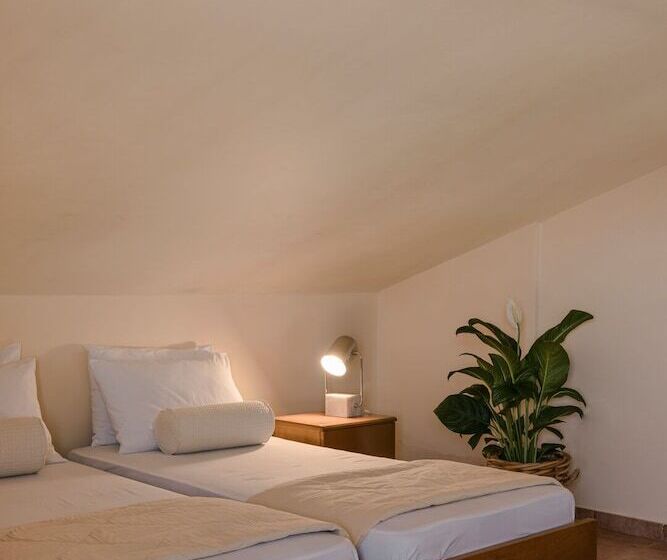 סוויטה משפחתית, Griffon Kymi Hotel Previously Known As Valledi Village