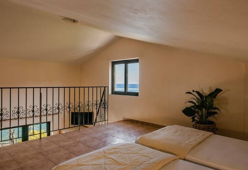 סוויטה משפחתית, Griffon Kymi Hotel Previously Known As Valledi Village