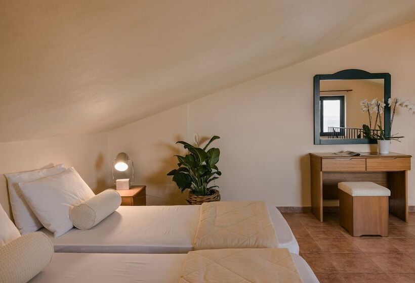 סוויטה משפחתית, Griffon Kymi Hotel Previously Known As Valledi Village