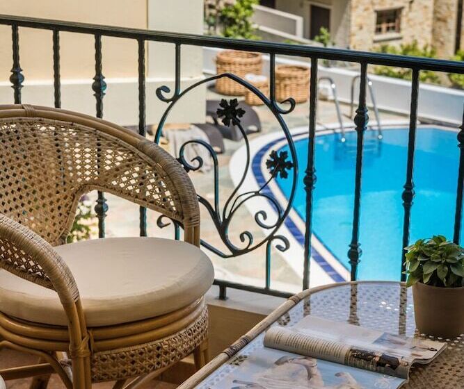 חדר משפחתי נוף לים, Griffon Kymi Hotel Previously Known As Valledi Village