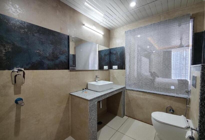 غرفة عائلية مطلّة علي الجبل, Aliza Inn And Suites By Srs Hotels