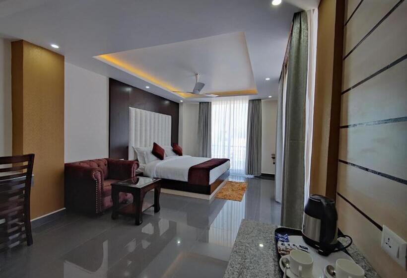 غرفة عائلية مطلّة علي الجبل, Aliza Inn And Suites By Srs Hotels