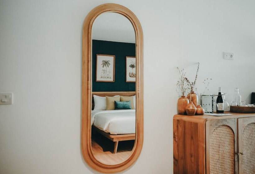 Номер Deluxe, Porter Hotel   Surf & Yoga Retreat