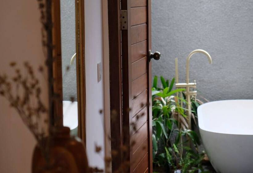 Номер Премиум, Porter Hotel   Surf & Yoga Retreat