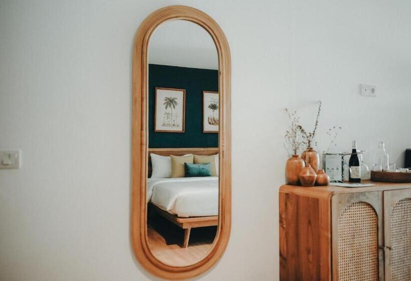 Номер Deluxe, Porter Hotel   Surf & Yoga Retreat