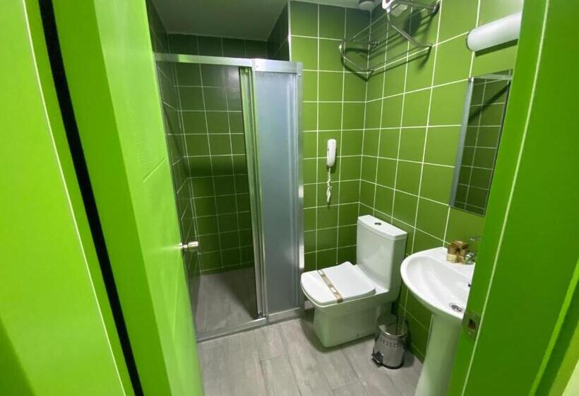 デラックスルーム, Avlion Boutique