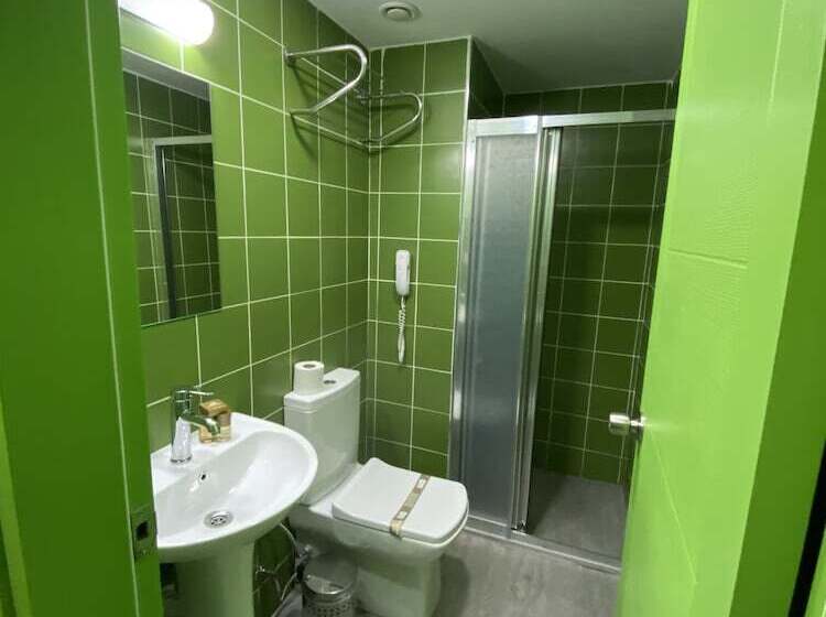 デラックスルーム, Avlion Boutique