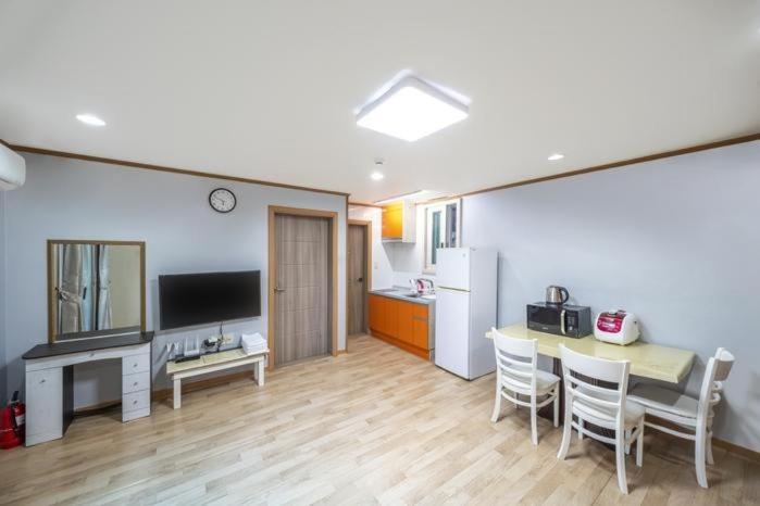 Люкс, Yongmaru Pension