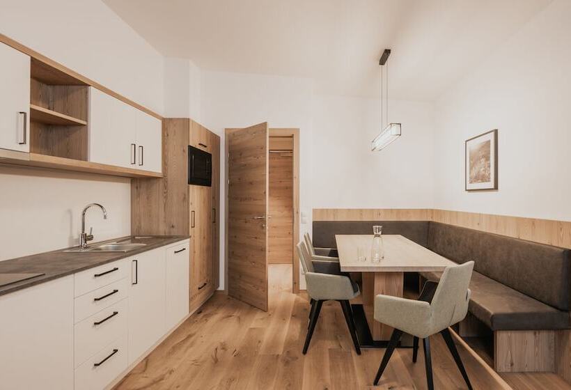 ジュニアスイート, Firstpeak Zauchensee