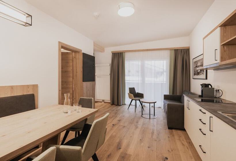 ジュニアスイート, Firstpeak Zauchensee