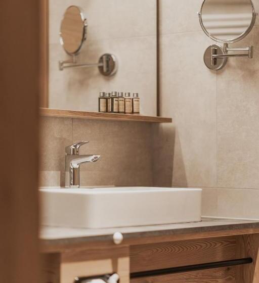 ジュニアスイート, Firstpeak Zauchensee