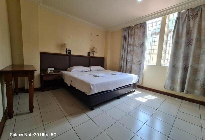 带大床的豪华间, Lady Anne Hotel Sandkan