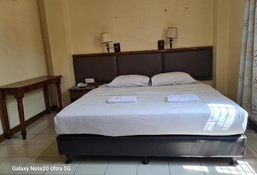 带大床的豪华间, Lady Anne Hotel Sandkan