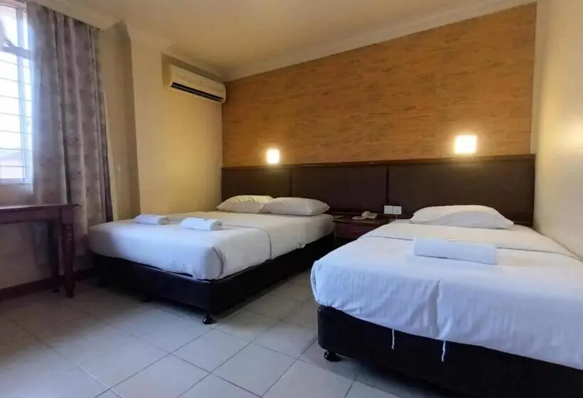 سوییت خانوادگی, Lady Anne Hotel Sandkan