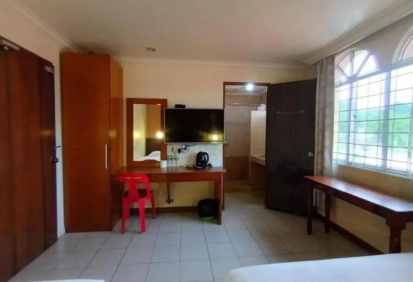 سوییت خانوادگی, Lady Anne Hotel Sandkan