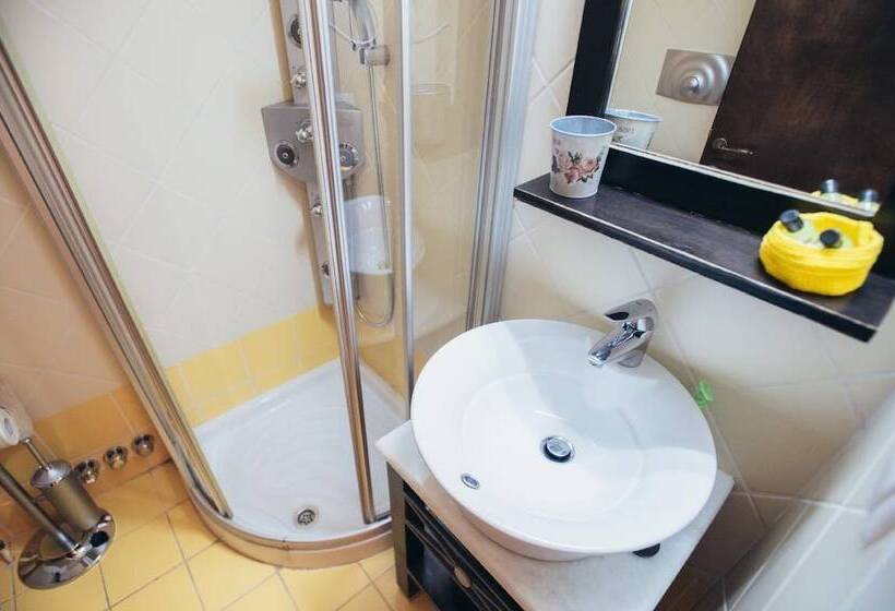 בית, חדר שינה 1, Ellis Full Guest House