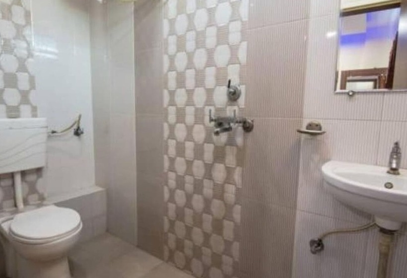 חדר דלוקס, Swarat