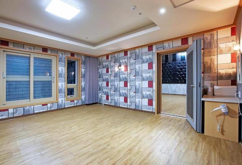 جناح عائلي, Dome Hotel Geoje