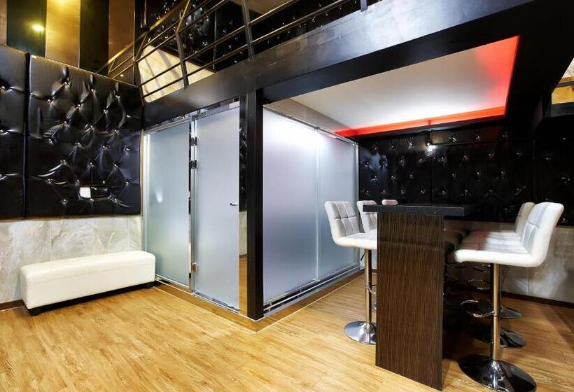 جناح عائلي, Dome Hotel Geoje