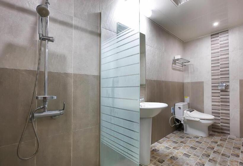 اتاق سه نفره دلوکس با چشم‌انداز دریا, Dome Hotel Geoje