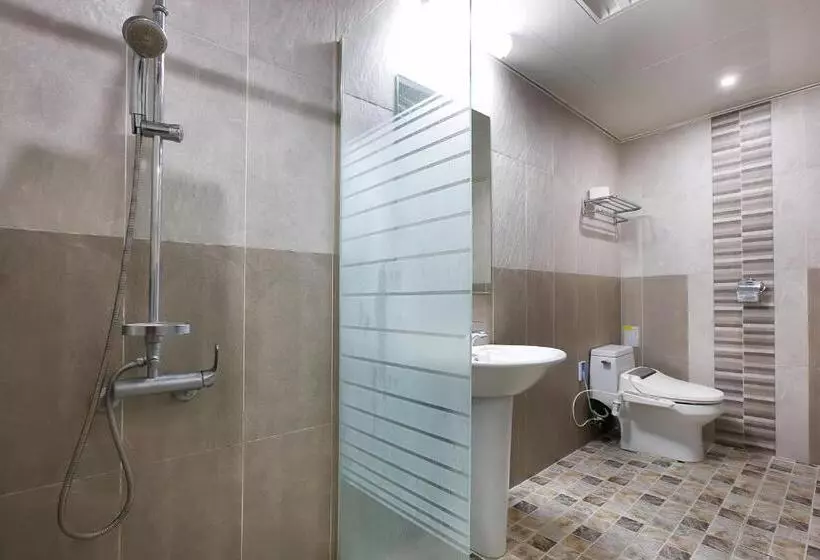 اتاق سه نفره دلوکس با چشم‌انداز دریا, Dome Hotel Geoje