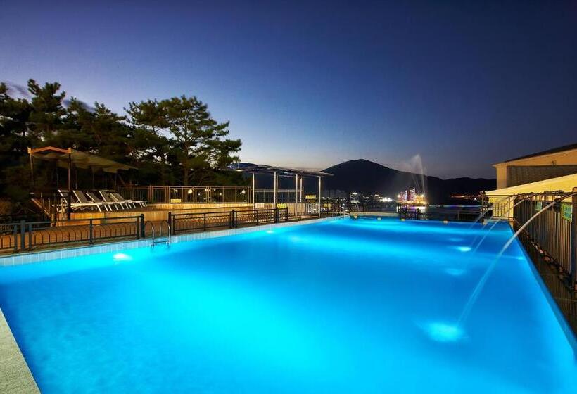 اتاق لوکس خانوادگی, Dome Hotel Geoje