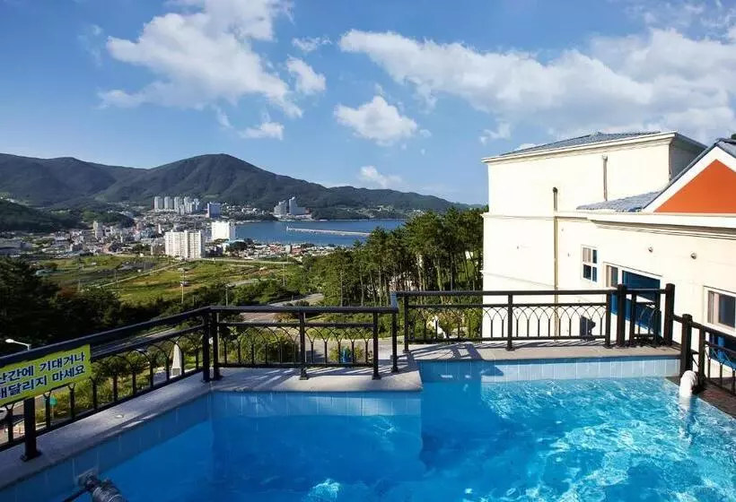 اتاق لوکس خانوادگی, Dome Hotel Geoje