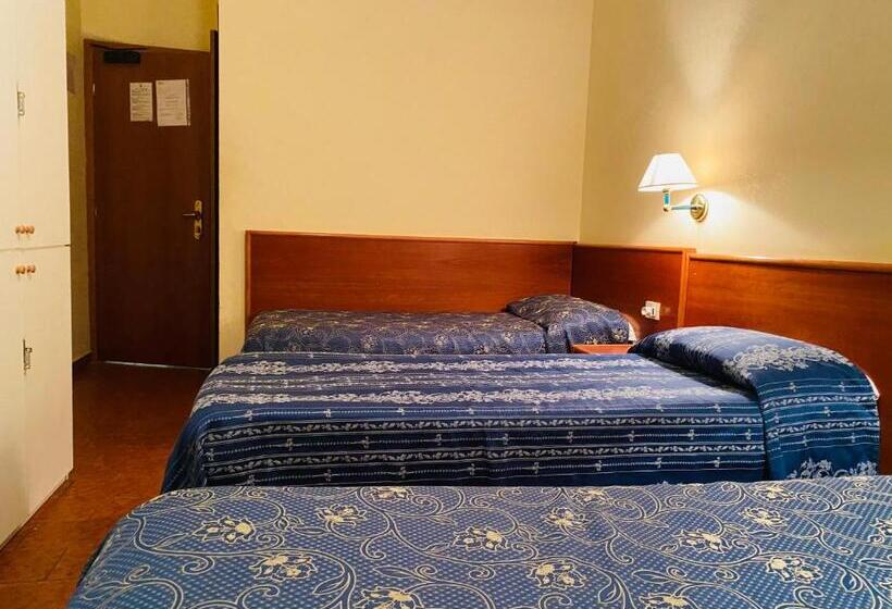 اتاق استاندارد سه نفره, Ferrari