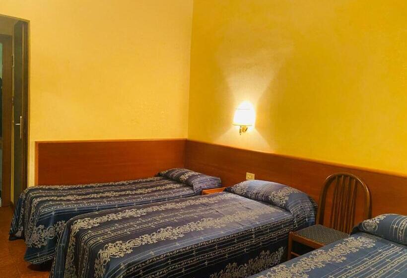 اتاق استاندارد سه نفره, Ferrari