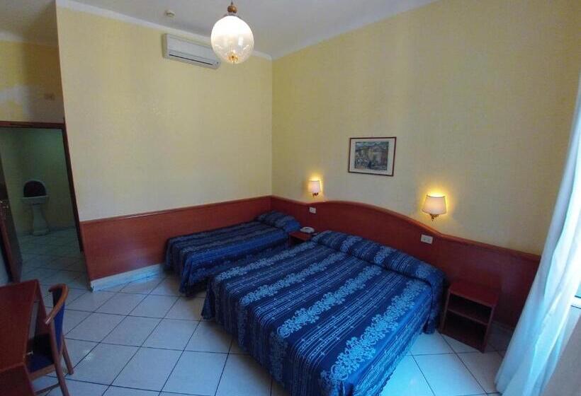 اتاق استاندارد سه نفره, Ferrari