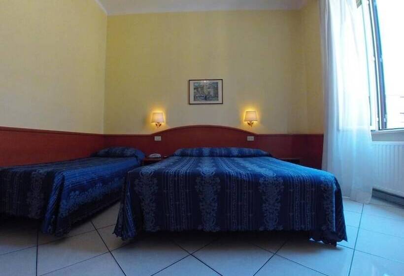 اتاق استاندارد سه نفره, Ferrari