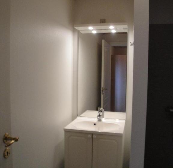 غرفة قياسية مطلّة علي البحر, Kysten