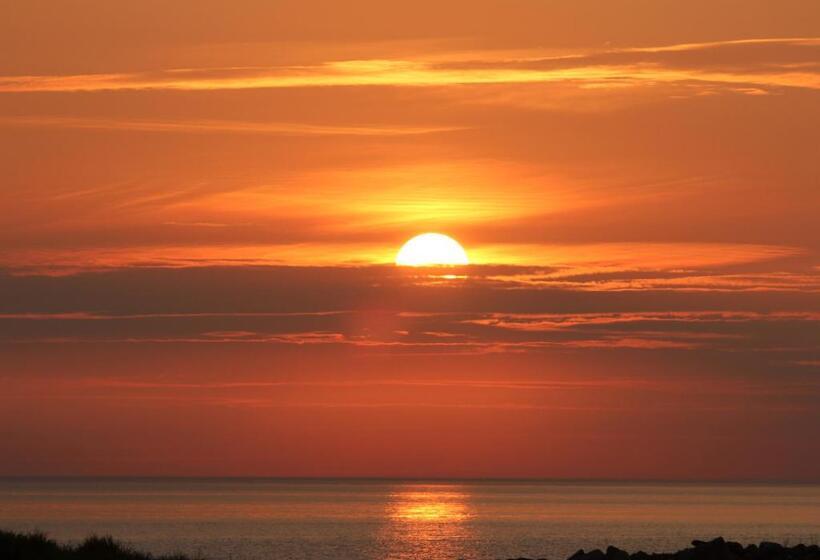 غرفة قياسية مطلّة علي البحر, Kysten