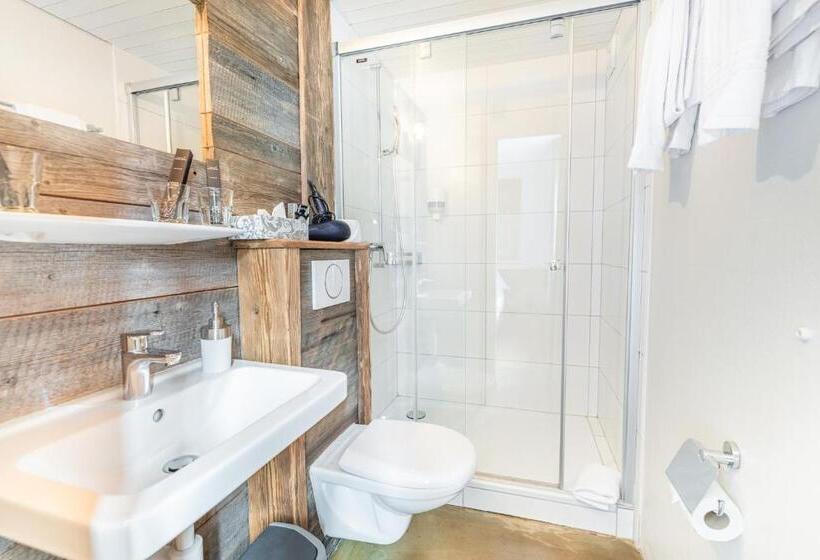 スタンダードトリプルルーム, Kaiserstuhl