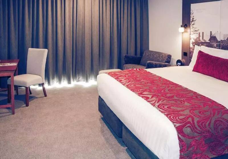キングサイズベッドのスーペリアルーム, Mercure Warragul