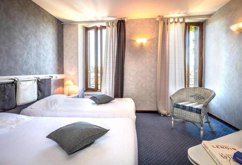 Номер Стандарт Вид на Сад, Logis Hôtel Restaurant Gilles Moreau Laguiole