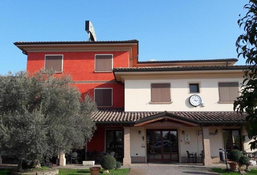 标准三人间, Tre Torri