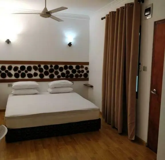 اتاق لوکس, Alkina Lodge
