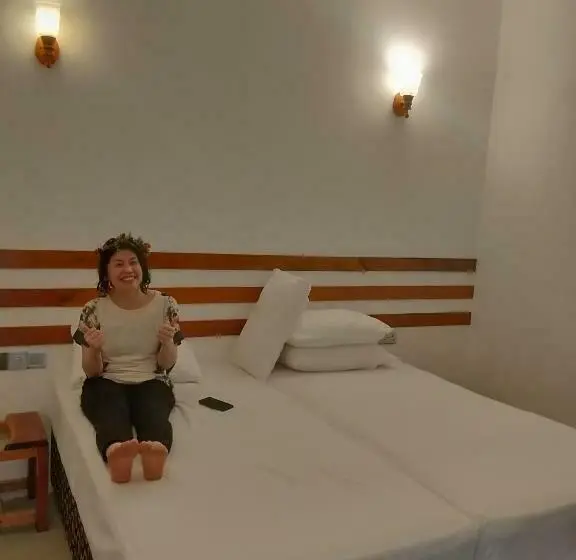اتاق لوکس, Alkina Lodge