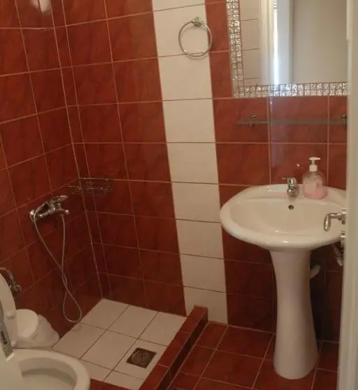ファミリールーム, Eleni Kandilari Rooms