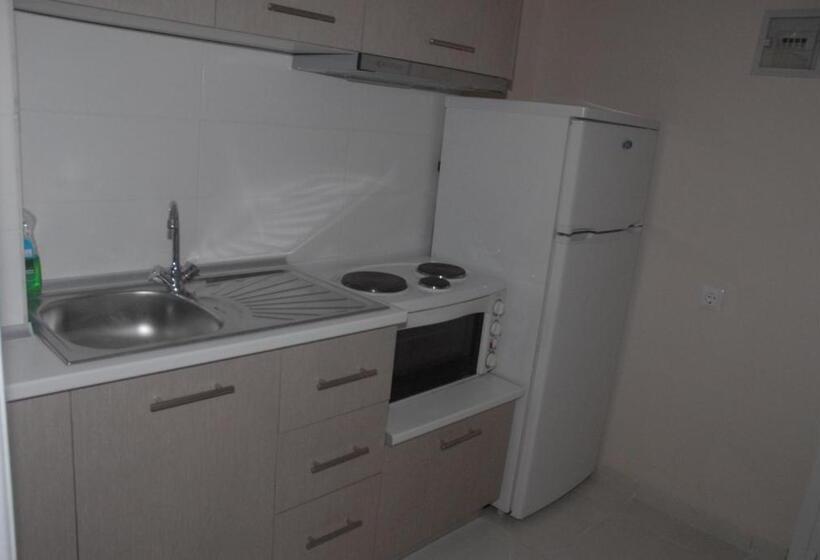 غرفة عائلية, Eleni Kandilari Rooms