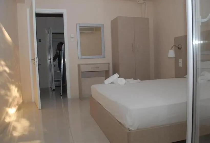 ファミリールーム, Eleni Kandilari Rooms