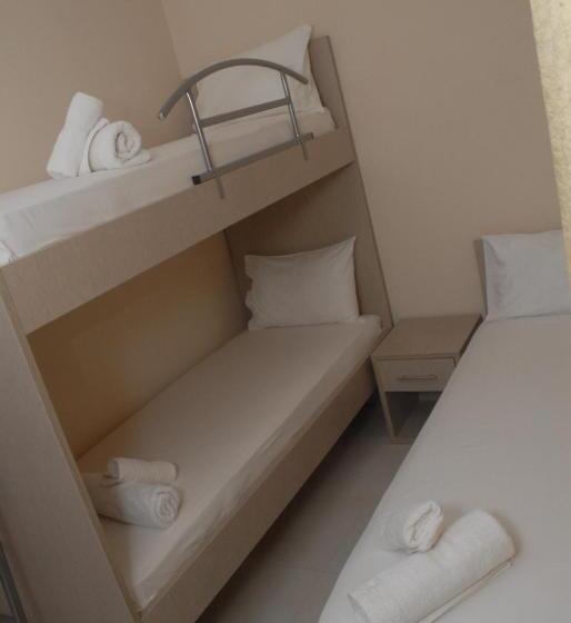 패밀리 룸, Eleni Kandilari Rooms