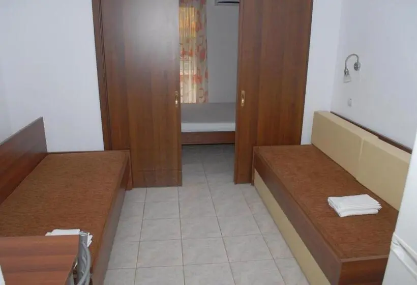 庭の見える１ベッドルームアパートメント, Eleni Kandilari Rooms