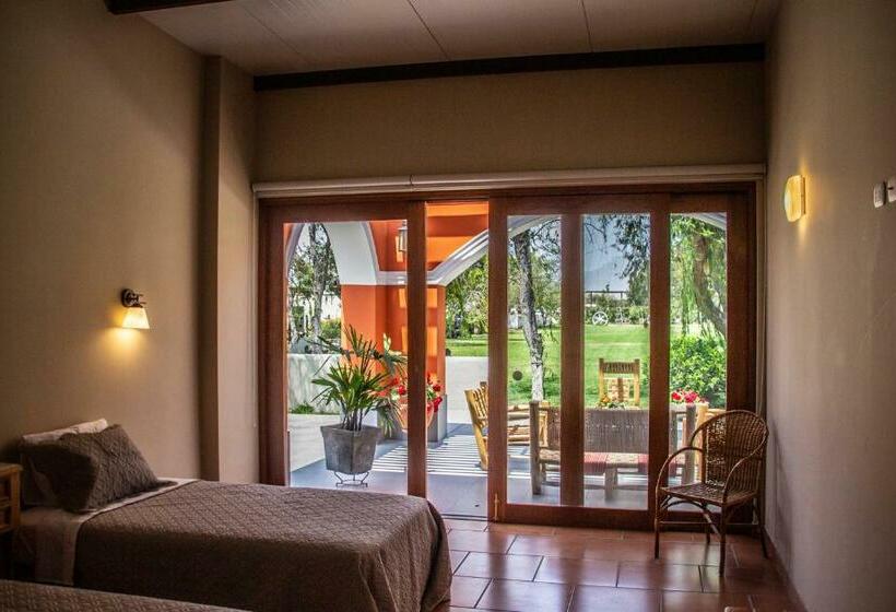 اتاق خانوادگی با چشمانداز باغ, Monteverde Boutique