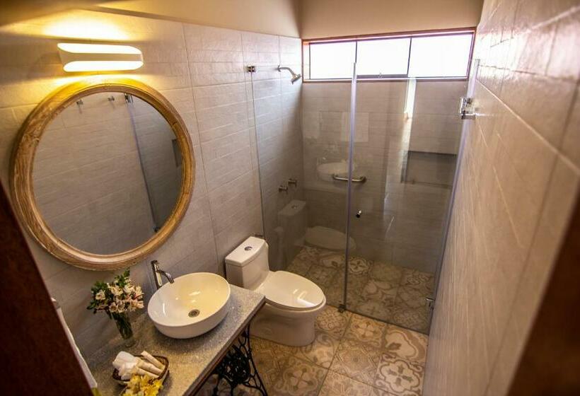 اتاق استاندارد سه تخته با چشمانداز باغ, Monteverde Boutique