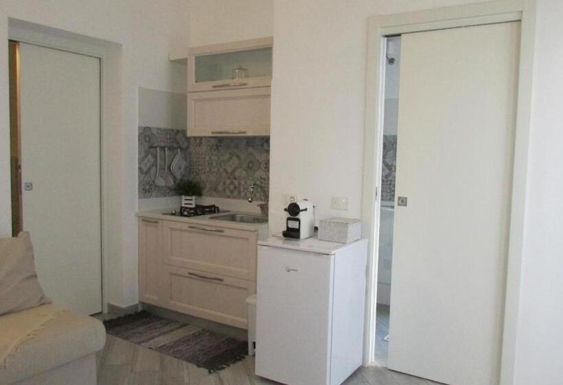 标准三人间, Al Vico Pescatori