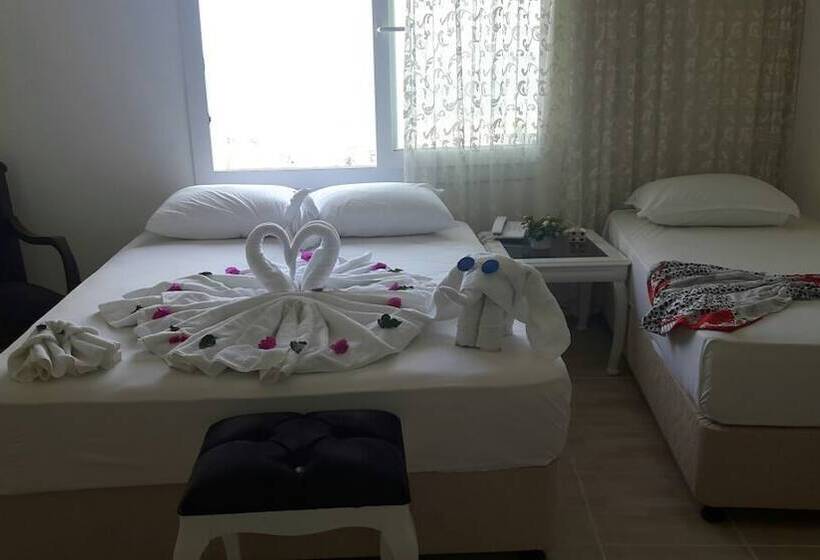 غرفة قياسية ثلاثية, Jasmin Blue Otel