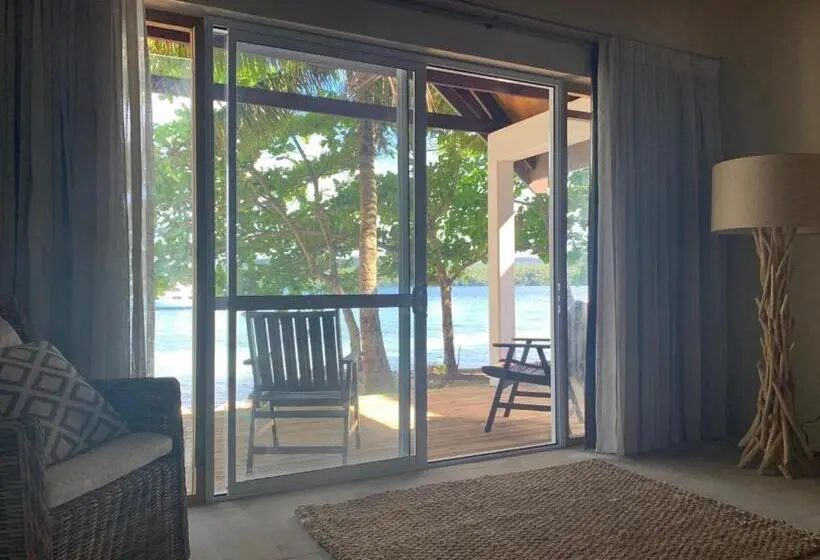 سوییت سوپریور با چشم‌انداز دریا, Tongan Beach Resort